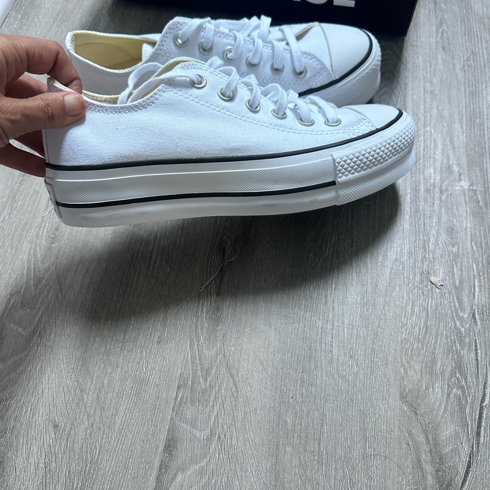 NIB white converse lift low top sneakers 7.5 8